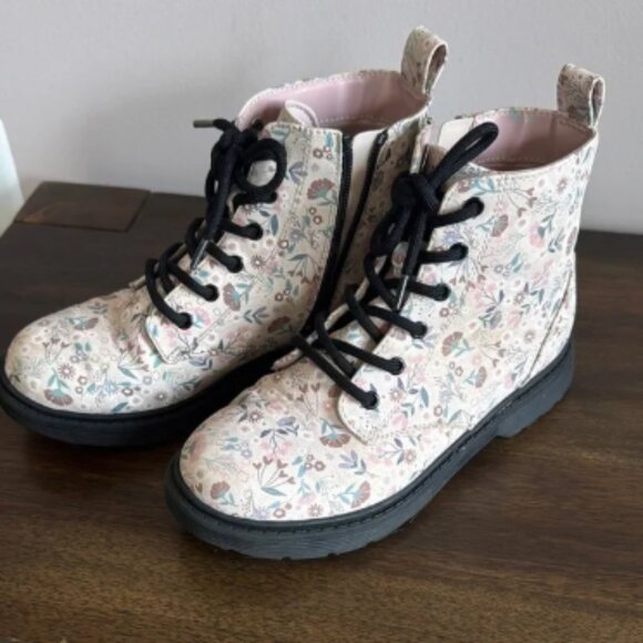 Art Class Floral Kids Boots with Black Soles - Picture 1 of 3
